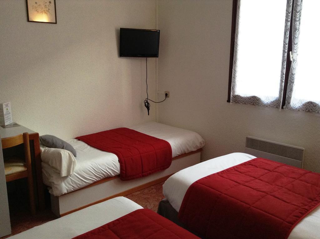 Logis Hotels - Hotel Et Restaurant Les Cordeliers Casteljaloux Room photo
